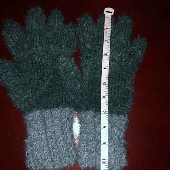 Super soft Hand knitted hat,glove,scarf combo - Picture 8 of 8